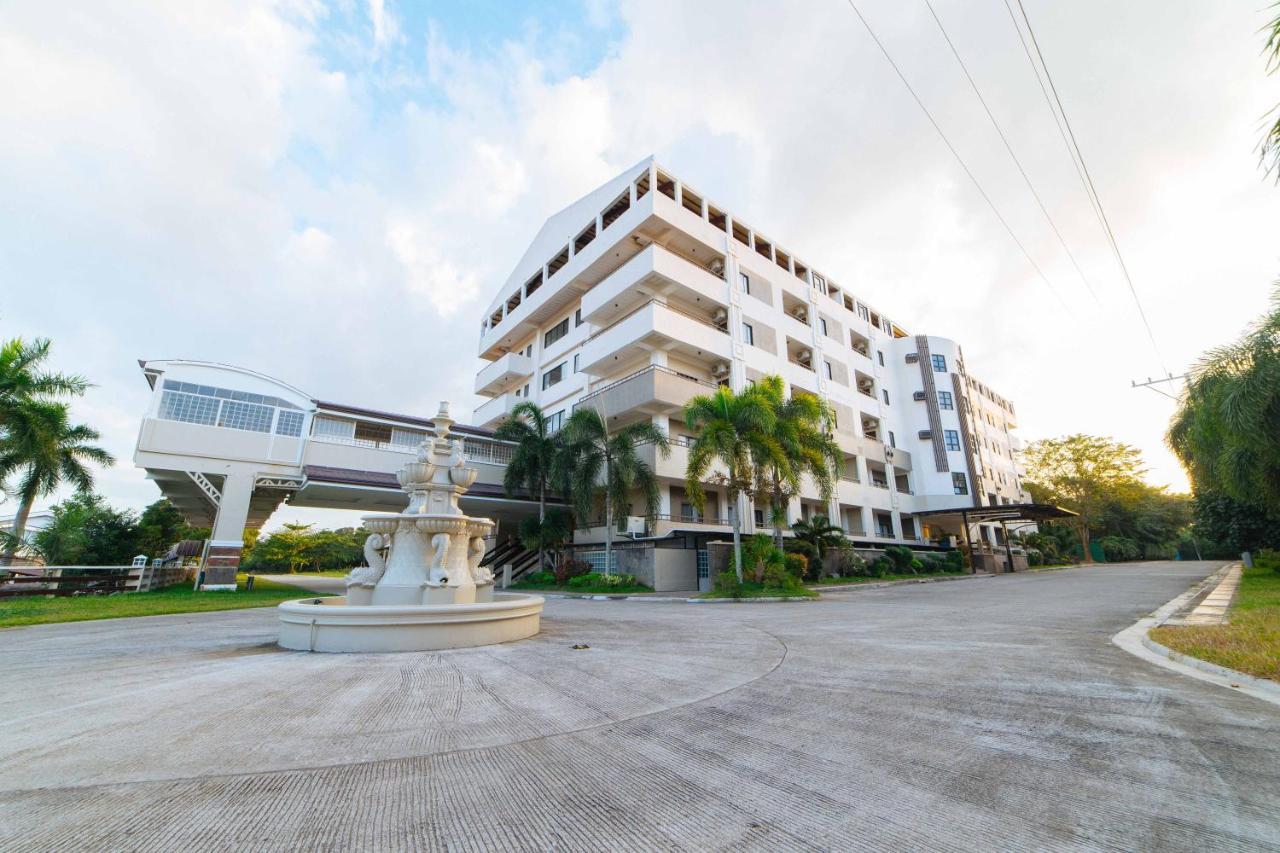 Hotel Reddoorz Premium @ Sta Rosa Tagaytay Road Silang Zewnętrze zdjęcie