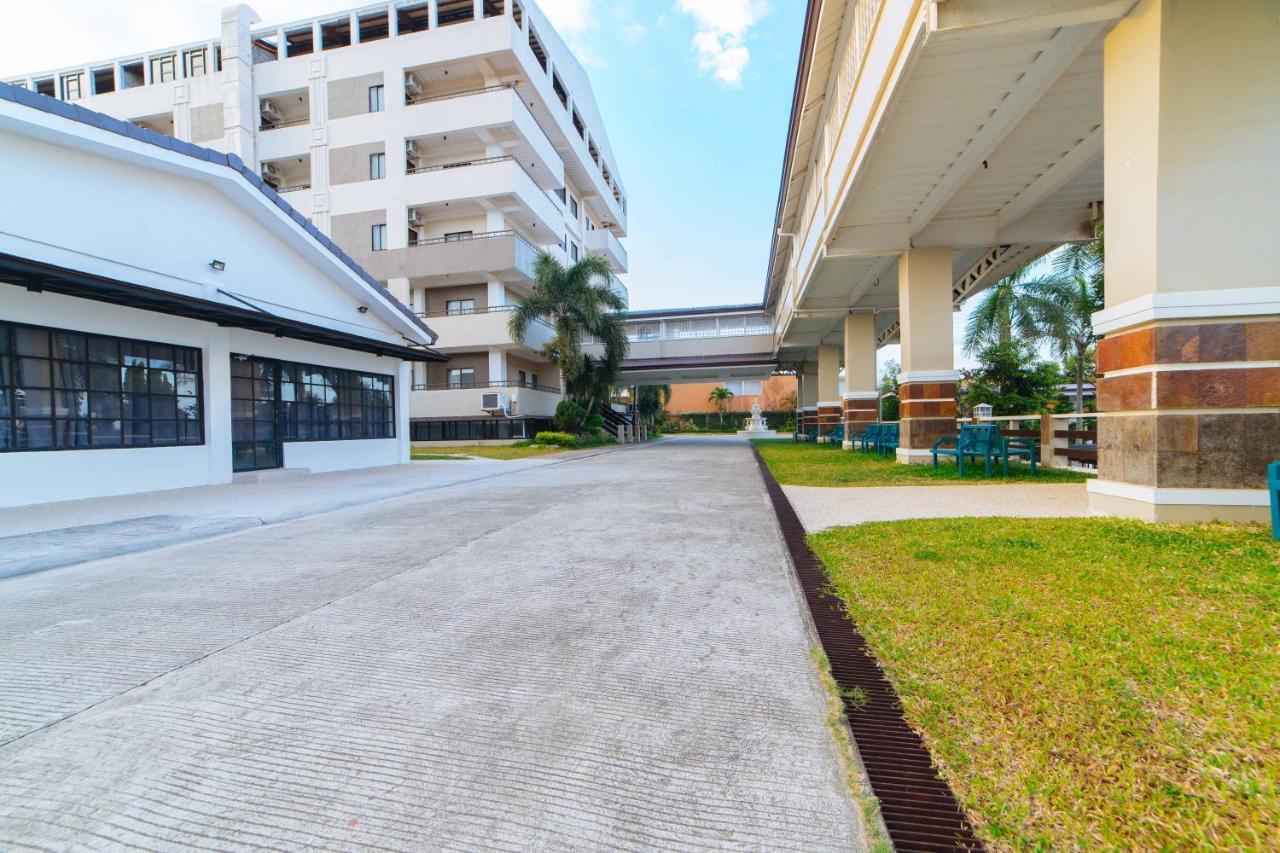 Hotel Reddoorz Premium @ Sta Rosa Tagaytay Road Silang Zewnętrze zdjęcie