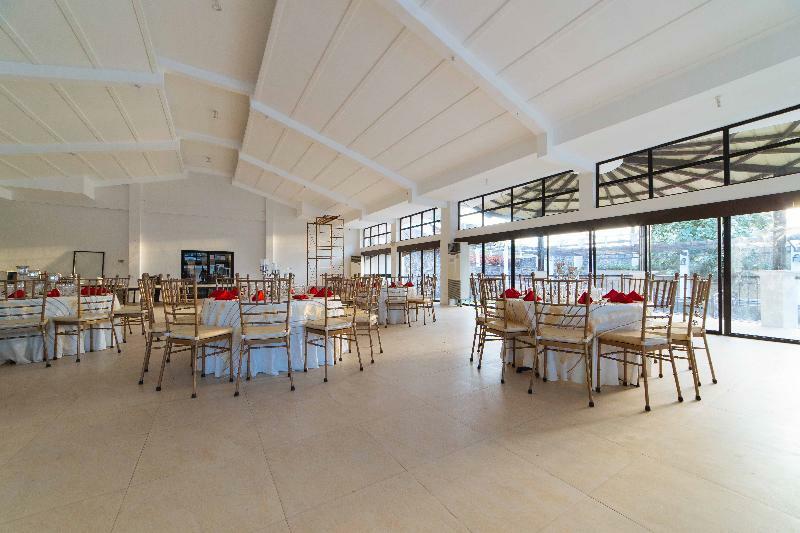 Hotel Reddoorz Premium @ Sta Rosa Tagaytay Road Silang Zewnętrze zdjęcie
